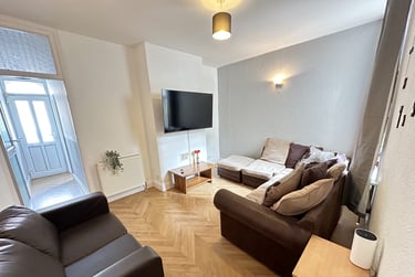 4 bed house, JESSIE RD -- 4x DOUBLE BEDS + BILLS INCLUDED, Southsea, Portsmouth, PO40EN - Image 1