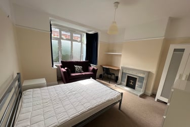 6 bed house, Elmside, Mount pleasant, Exeter, EX46LW - Image 2