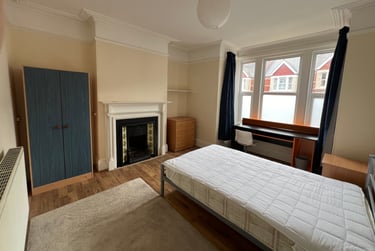5 bed house, Clinton Avenue, Mount Pleasant, Exeter, EX47BA - Image 1