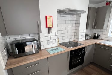 6 bed house, Well Street, St Sidwells, Exeter, EX46QR - Image 3