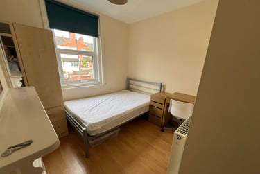 5 bed house, Clinton Avenue, Mount Pleasant, Exeter, EX47BA - Image 3