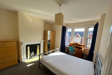 5 bed house, Clinton Avenue, Mount Pleasant, Exeter, EX47BA - Image 2