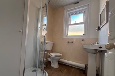 5 bed house, Clinton Avenue, Mount Pleasant, Exeter, EX47BA - Image 11