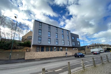 1 bed flat, Lower Bristol Road, City Centre, Bath, BA23BD - Image 1