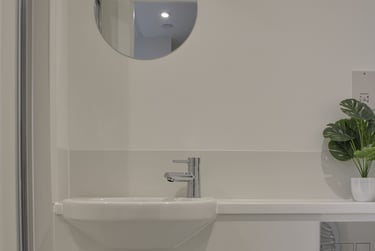 1 bed studio, Lower Bristol Road, Twerton, Bath, BA21FJ - Image 4