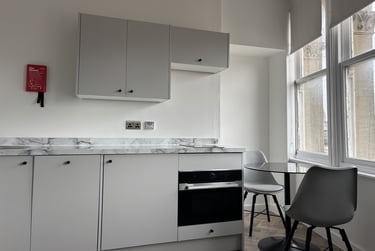 1 bed studio, Queen Charlotte Street, City Centre, Bristol, BS14EX - Image 4