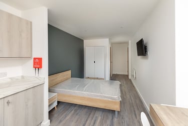 1 bed studio, Park Street, City Centre, Bristol, BS15JG - Image 2