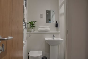 1 bed studio, Cherry Lane, Kingsdown, Bristol, BS13NG - Image 5