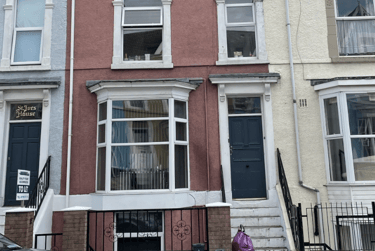 3 bed flat, Bryn Road, Brynmill, Swansea, SA20AR - Image 1