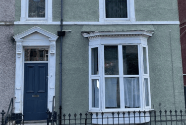 2 bed flat, Bryn Road, Brynmill, Swansea, SA20AP - Image 1