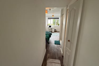 1 bed studio, Bryn Road, Brynmill, Swansea, SA20AR - Image 2
