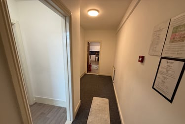 3 bed flat, Bryn Road, Brynmill, Swansea, SA20AR - Image 2