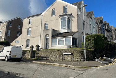 1 bed studio, Finsbury Terrace, Brynmill, Swansea, SA20AH - Image 1