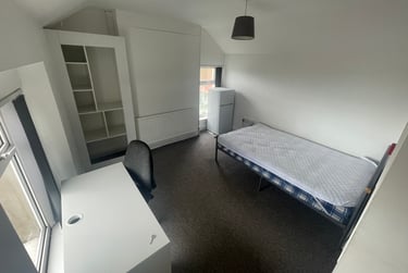 1 bed studio, Finsbury Terrace, Brynmill, Swansea, SA20AH - Image 2