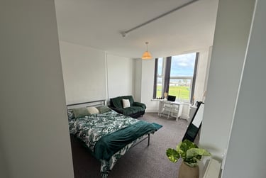 1 bed flat, Bryn Road, Brynmill, Swansea, SA20AR - Image 2