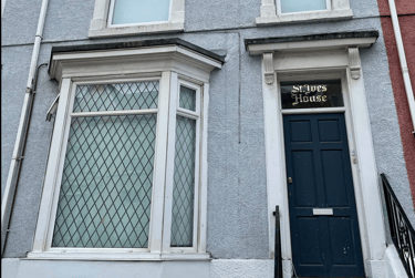 3 bed flat, Bryn Road, Brynmill, Swansea, SA20AR - Image 1