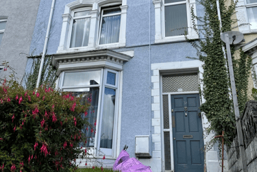 1 bed flat, Bryn Road, Brynmill, Swansea, SA20AR - Image 1