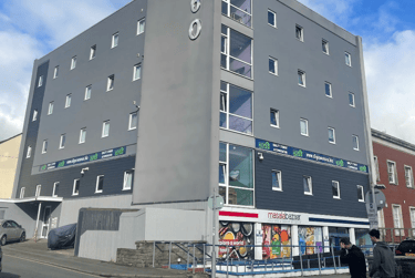 2 bed flat, St Helens Road, Mount Pleasant, Swansea, SA14DQ - Image 1