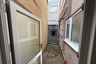 3 bed flat, Oxford Street, Brynmill, Swansea, SA13JW - Image 11