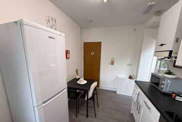 2 bed flat, Eversley Road, Sketty, Swansea, SA29DE - Image 14