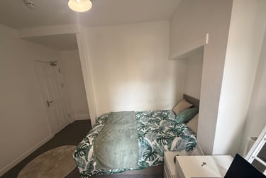 2 bed flat, St Albans Road, Brynmill, Swansea, SA20BP - Image 2
