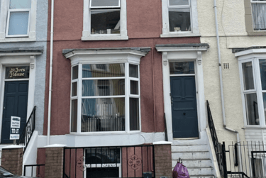 2 bed flat, Bryn Road, Brynmill, Swansea, SA20AR - Image 1