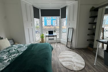 1 bed flat, Bryn Road, Brynmill, Swansea, SA20AR - Image 3