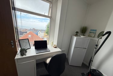 1 bed studio, Finsbury Terrace, Brynmill, Swansea, SA20AH - Image 3