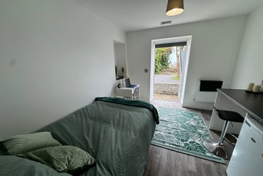 1 bed flat, Bryn Road, Brynmill, Swansea, SA20AR - Image 3