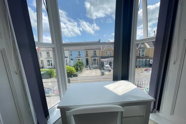 2 bed flat, King Edwards Road, Brynmill, Swansea, SA14LU - Image 3