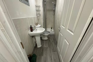 2 bed flat, Bryn Road, Brynmill, Swansea, SA20AR - Image 3
