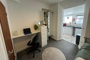 1 bed flat, Bryn Road, Brynmill, Swansea, SA20AR - Image 3