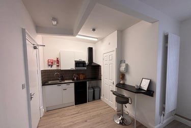 1 bed studio, Bryn Road, Brynmill, Swansea, SA20AR - Image 3