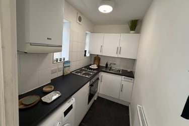 3 bed flat, Oxford Street, Brynmill, Swansea, SA13JW - Image 10