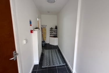 3 bed flat, Oxford Street, Brynmill, Swansea, SA13JW - Image 12