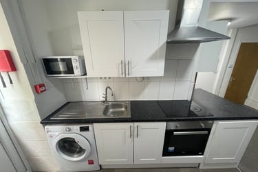 3 bed flat, Bryn Road, Brynmill, Swansea, SA20AR - Image 3