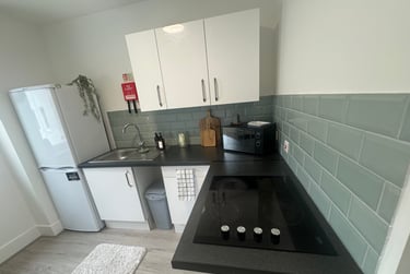 2 bed flat, St Helens Road, Mount Pleasant, Swansea, SA14DQ - Image 5