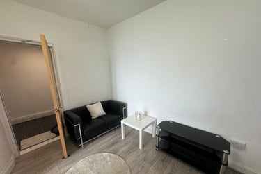 2 bed flat, Bryn Road, Brynmill, Swansea, SA20AR - Image 12