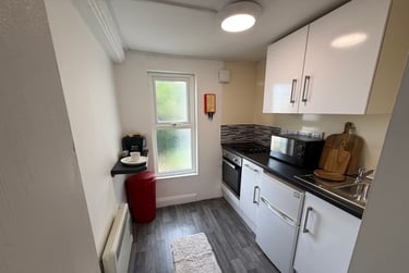 1 bed flat, Bryn Road, Brynmill, Swansea, SA20AR - Image 12