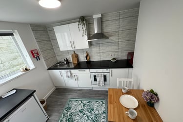 1 bed flat, Bryn Road, Brynmill, Swansea, SA20AR - Image 12