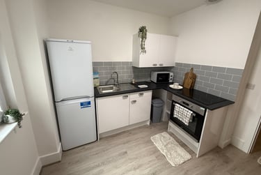 2 bed flat, St Helens Road, Mount Pleasant, Swansea, SA14DQ - Image 4