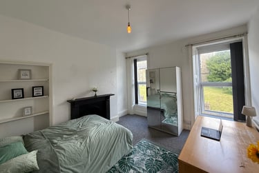 2 bed flat, Bryn Road, Brynmill, Swansea, SA20AP - Image 12