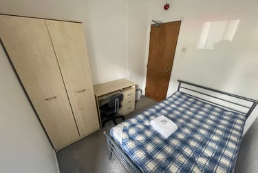3 bed flat, Bryn Road, Brynmill, Swansea, SA20AP - Image 13