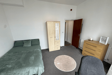 3 bed flat, Bryn Road, Brynmill, Swansea, SA20AR - Image 13
