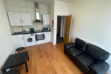 2 bed flat, Bryn Road, Brynmill, Swansea, SA20AT - Image 13