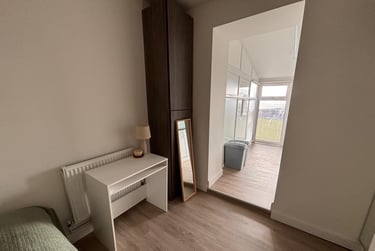 1 bed studio, Bryn Road, Brynmill, Swansea, SA20AR - Image 8