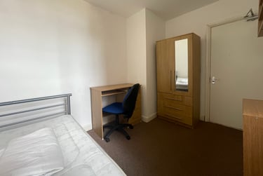 4 bed flat, St Albans Road, Brynmill, Swansea, SA20BP - Image 10