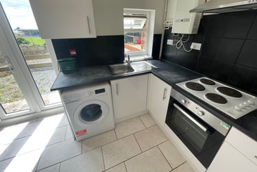 3 bed flat, Bryn Road, Brynmill, Swansea, SA20AP - Image 4