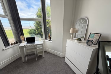 1 bed flat, Bryn Road, Brynmill, Swansea, SA20AR - Image 4
