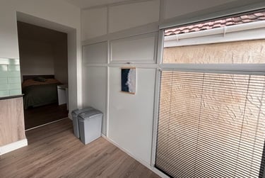 1 bed studio, Bryn Road, Brynmill, Swansea, SA20AR - Image 4